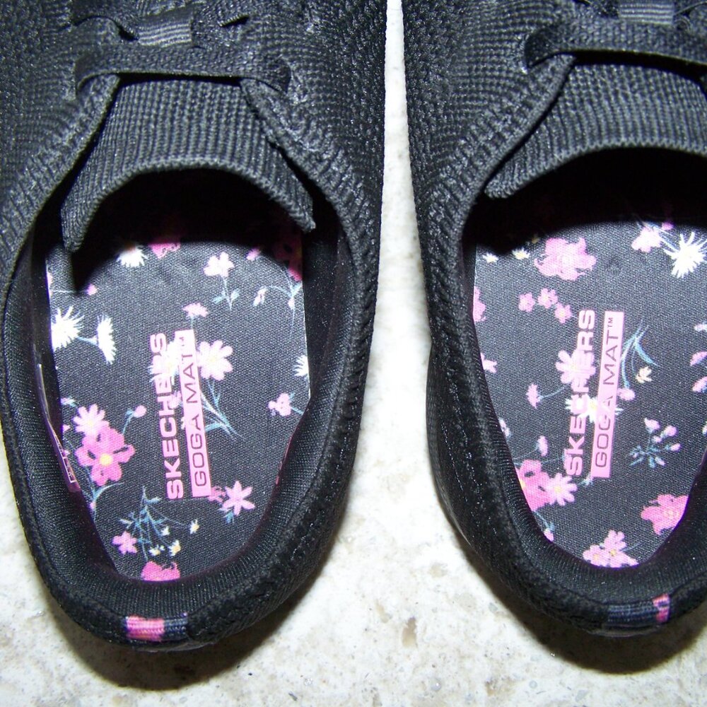 Sketchers GOGA Mat Black Slip-on shoes - Picture 4 of 6